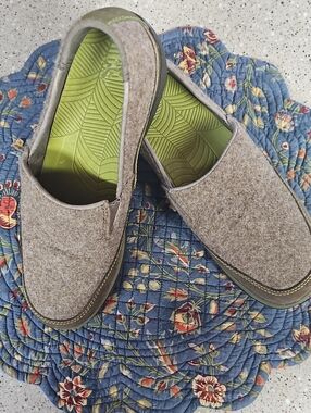 Chaco Felt Slip-On Slippers with Lime Green Insole